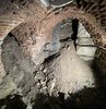Topkapı Sarayı’nın alt bahçelerinde yürütülen çalışmalar sırasında Roma dönemine ait olduğu düşünülen arkeolojik bir galeriye ulaşıldı. 3 bölümden oluşan galerinin yağmur sularının biriktirmek için toprak altına yapılan bir sarnıç olduğu tahmin ediliyor