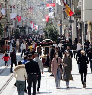 Son dakika... Sağlık Bakanlığı yeni koronavirüs tablosunu açıkladı. Bugün 54 bin 562 yeni vaka tespit edildi,  243 hasta ise hayatını kaybetti