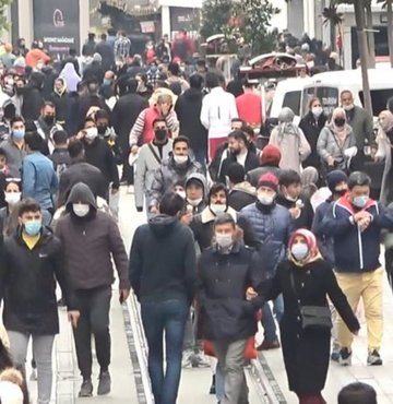 Türkiye, 50 binlerde seyreden günlük koronavirüs vakaları ile Ramazan
