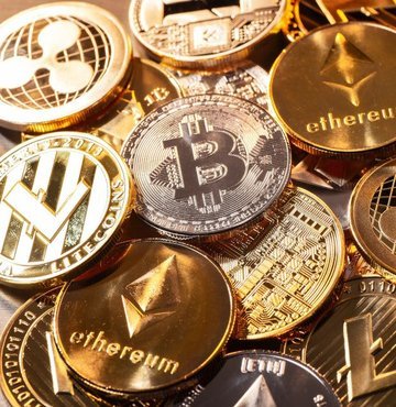 Bitcoin 64.758 dolara, Ethereum ise 2.398 dolara yükselerek yeni tarihi zirvelerini gördüler. Dogecoin