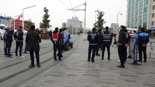 İstiklal Caddesi'nde turist yoğunluğu