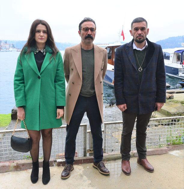 Hande Hamarat, Mustafa Üstündağ, Tanju Çelen