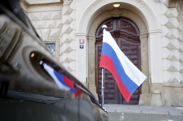 Çekya 63 Rus elçilik çalışanını sınır dışı edecek
