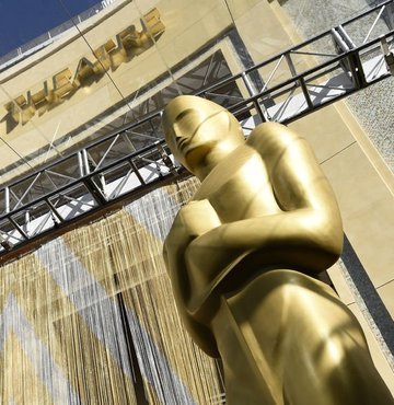93. Oscar Ödülleri’nde kazanan filmler belli oldu. Sinemaseverler ödül alan filmleri izlemek için araştırmalara başlarken, bu ilgiyi online dolandırıcılık için kullanmak isteyenler de harekete geçti. “En İyi Film” için hazırlanan filmleri taklit eden 80 farklı dosya tespit eden siber güvenlik uzmanları, uyardı: “Oscar’lı film izleyeceğim diye, kimlik bilgilerinizden olmayın!”