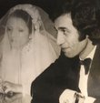 Gül Sunal, 2000 yılında hayatını kaybeden usta oyuncu Kemal Sunal ile evliliğinin 46. yılını kutladı. Eşi ile birlikte nikah töreninde çekilen bir fotoğrafı yayınlayan Sunal, 