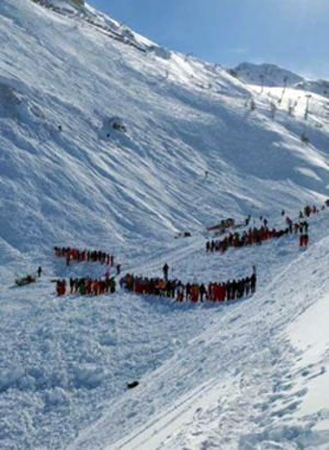 Fransa'nın güneyindeki 3 farklı yerde çığ düştü: 5 ölü