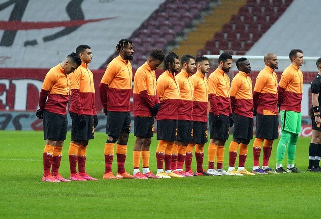 Beşiktaş'ın Galatasaray derbisi ilk 11'i belli oldu! - Orta Çizgi - Beşiktaş  Haberleri