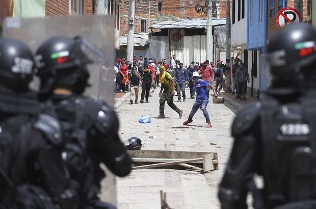 Kolombiya'da ölü sayısı 42'ye yükseldi
