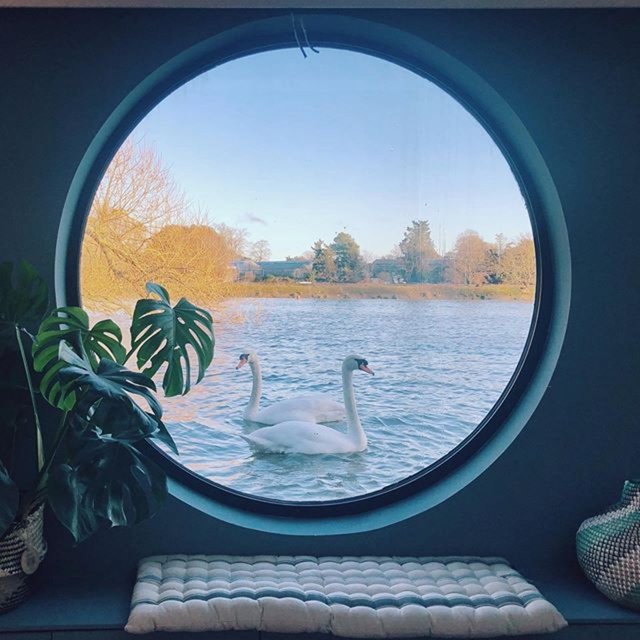 Eski yük gemisinden yüzen eve çevrildi, son hali büyüledi Yaşam