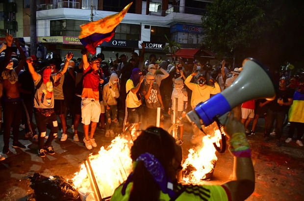 Kolombiya'da hükümet karşıtı protestolar 25. gününde!