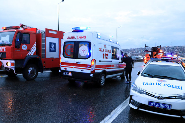 İstanbul yönü kapandı! SON DAKİKA: TEM'de zincirleme kaza