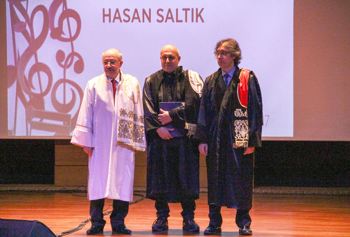   Hasan Saltık, 5 Nisan 2017'de İstanbul Teknik Üniversitesi Senatosu kararıyla fahri doktora unvanı aldı