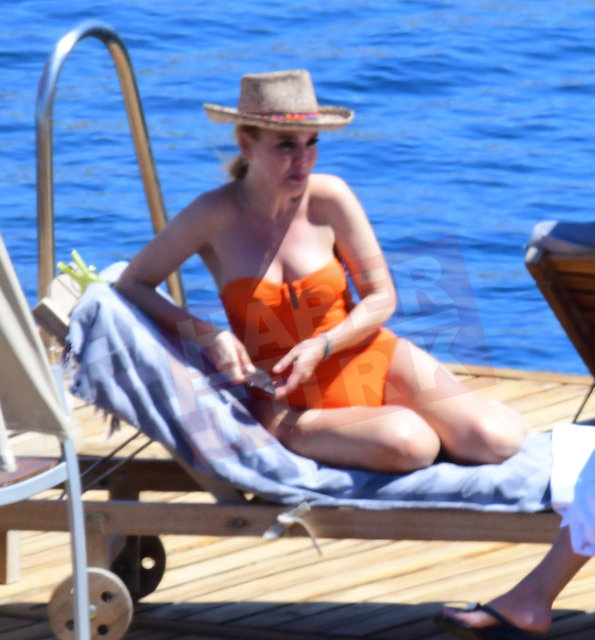 Gulben Ergen Sezonu Bodrum Da Acti Magazin Haberleri Magazin Haberleri