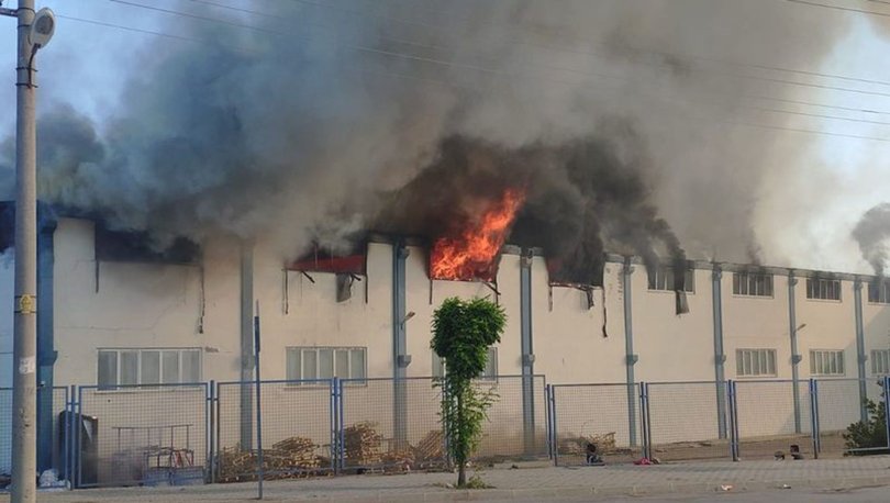 Denizli'de tekstil fabrikasında yangın çıktı