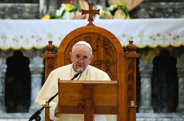 Papa, yerli çocuk kalıntılarına ilişkin özür dilemedi