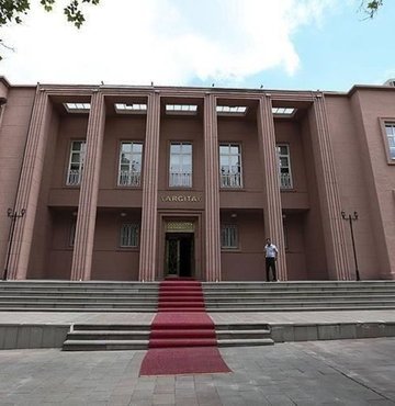 Son dakika... Yargıtay Cumhuriyet Başsavcılığı, Halkların Demokratik Partisinin (HDP) temelli kapatılması istemiyle yeniden dava açtı. İddianame, Anayasa Mahkemesine gönderildi. Anayasa Mahkemesinin eksikliklerin tamamlanması istemiyle iade ettiği HDP