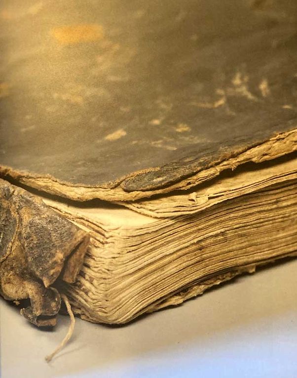 Afşin’de duvarın içerisinde bulunan kitaplardan biri: İmam Birgivî’nin “El-Avâmü’l-Cedîd en-Nahvî”sinin 1862’de yapılmış şerhinin elyazması.