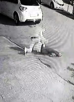 SON DAKİKA: Bıçaklı dehşet kamerada!