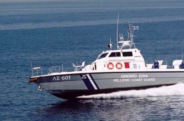 Yunan sahil güvenlik botu, Türk kara sularından çıkarıldı