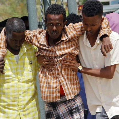 Somali'de askerî  üsse bombalı araçla intihar saldırısı düzenlendi