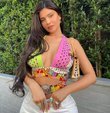 Geçtiğimiz günlerde rapçi Travis Scott ile iki yıllık ayrılığını sona erdiren ünlü yıldız Kylie Jenner, samimi bir itirafta bulundu. 23 yaşındaki Jenner, okul yıllarında ince dudakları yüzünden kendisiyle alay edilince dolgu yaptırmak zorunda kaldığını açıkladı