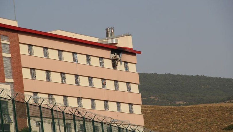 İzmir'de Geri Gönderme Merkezi'nde yangın çıktı, 1 sığınmacı öldü