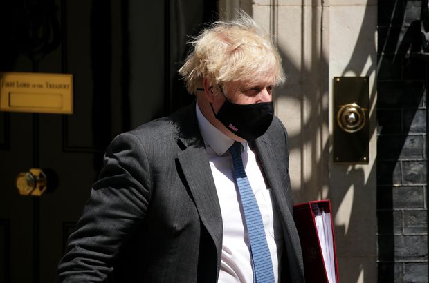 Boris Johnson, yurt dışı seyahati için kararsız 