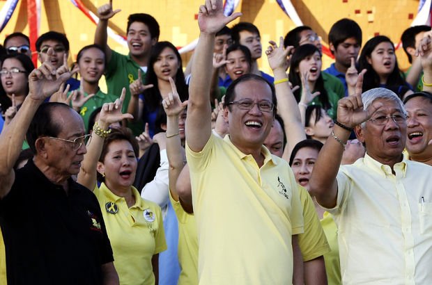 Eski Filipinler Devlet Başkanı hayatını kaybetti