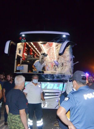 Aksaray'da yolcu otobüsü ile minibüs çarpıştı: 12 yaralı