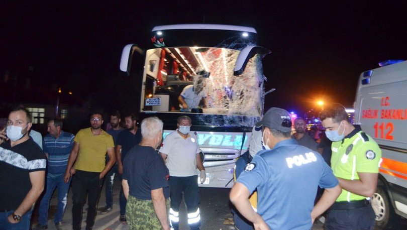 Aksaray'da yolcu otobüsü ile minibüs çarpıştı: 12 yaralı