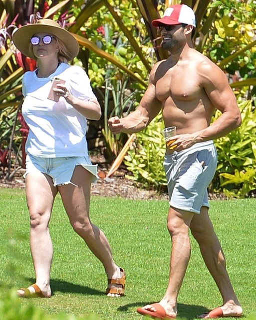 Britney Spears olaylı dava sonrası sevgilisi Sam Asghari ile tatilde - Magazin haberleri