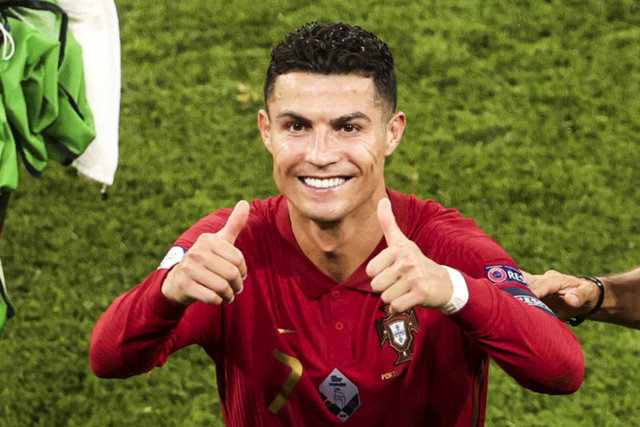 Ronaldo, Instagram zenginleri listesinde ilk sıraya yerleşti
