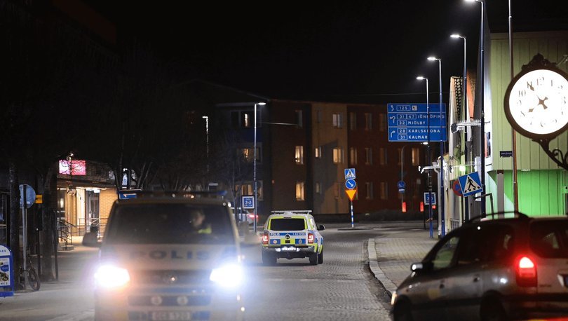 İsveç'te sokak ortasında saldırıya uğrayan polis memuru hayatını kaybetti