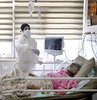 Yeni tip koronavirüsle (Kovid-19) mücadelede birçok ülke kısıtlamaları kaldırırken aşılama çalışmalarında yavaş ilerleyen İran