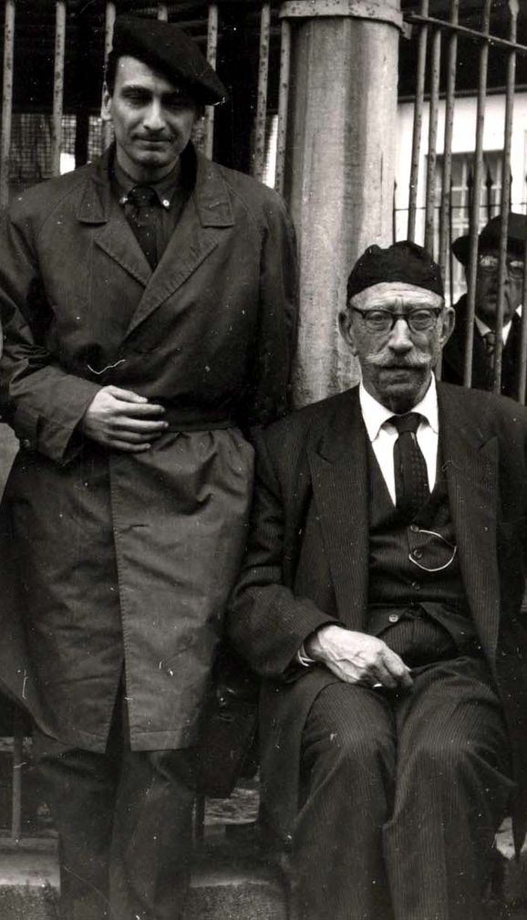 Cuma günü vefat eden Turgut Kut (solda) ve Yusuf Fahir Baba.