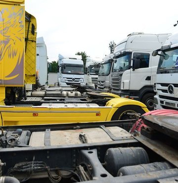 Adana merkezli 12 ilde, çalıntı ve icralı TIR