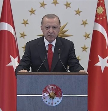 Cumhurbaşkanı Erdoğan, “A400M Fasbat Uçak Bakım Tesisleri Açılışı, retrofiti yapılan ilk A400M uçağının teslimi ve Stratejik İşbirliği Anlaşmaları Sertifika Töreni”ne Cumhurbaşkanlığı Külliyesi’nden canlı bağlantıyla katıldı. Cumhurbaşkanı Erdoğan, "Ordumuzun ihtiyaçları kapsamında bu projeyi 14 ay gibi rekor bir sürede tamamladık" ifadelerini kullandı...