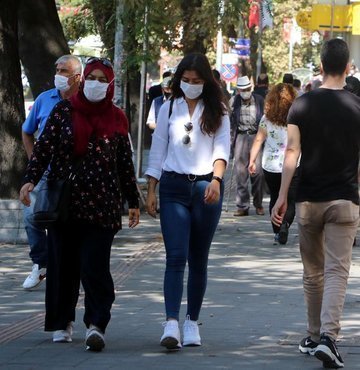 Kırıkkale Üniversitesi Tıp Fakültesi Enfeksiyon Hastalıkları ve Klinik Mikrobiyoloji Anabilim Dalı Başkanı ve İl Pandemi Kurulu Koordinatörü Prof. Dr. Sedat Kaygusuz, yeni tip koronavirüsün (Covid-19) delta varyantı tüm dünyada durdurulmadığı takdirde yeni varyantların çıkacağını söyledi