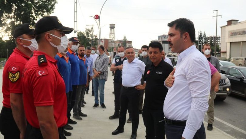 Bakan Murat Kurum, selde kaybolan vatandaşları arayan ekipleri ziyaret etti