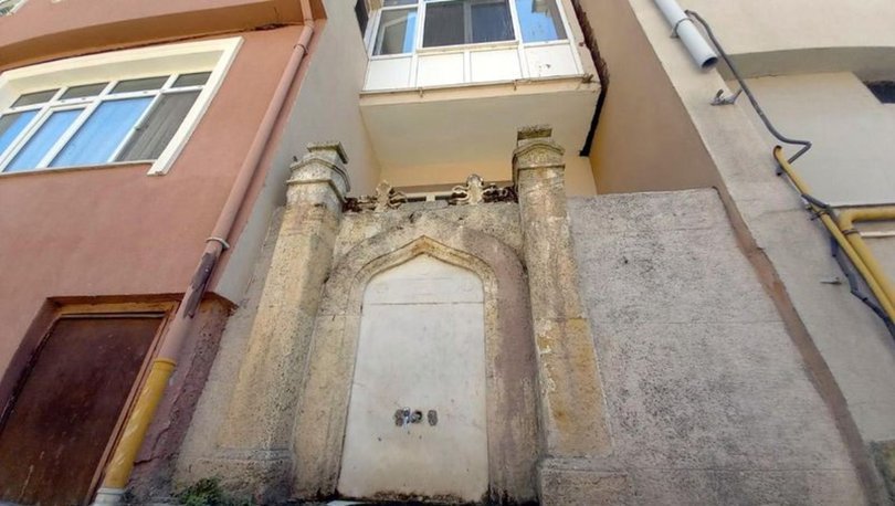 Edirne'de 112 yılık çeşme apartmanların arasında kaldı