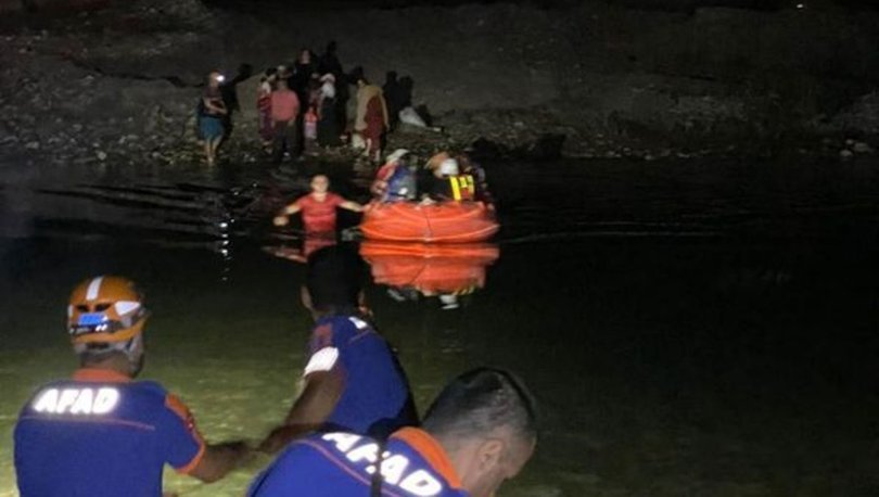 Dicle Nehri kıyısında mahsur kalan 21 kişiyi AFAD ve JAK ekipleri kurtardı