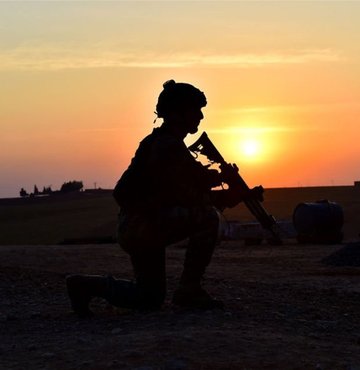 İçişleri Bakanlığı, "Eren-14 operasyonları kapsamında; Hakkari merkez Kavaklı kırsalında 2 bölücü terör örgütü mensubu silahlarıyla birlikte etkisiz hale getirildi" açıklamasında bulundu