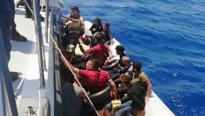 Yunanistan'ın ölüme terk ettiği 14 düzensiz göçmen kurtarıldı