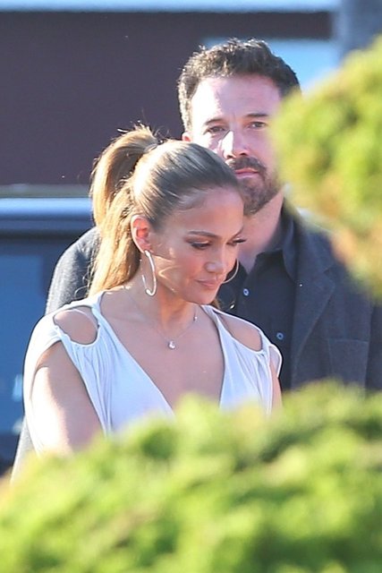 Jennifer Lopez ile Ben Affleck eleştiri yağmuruna tutuldu: Aşk değil sanki halka ilişkiler faaliyeti! - Magazin haberleri