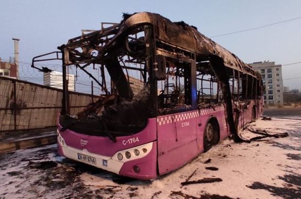 Başakşehir'de halk otobüsü alev alev yandı