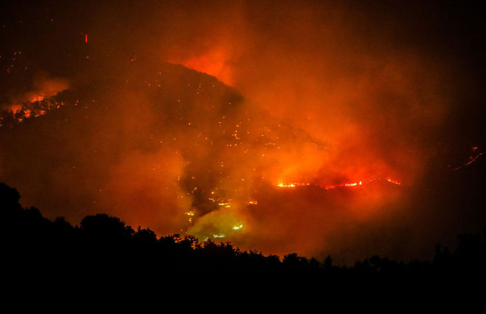 تركيا تكافح حرائق الغابات لليوم السادس على التوالي