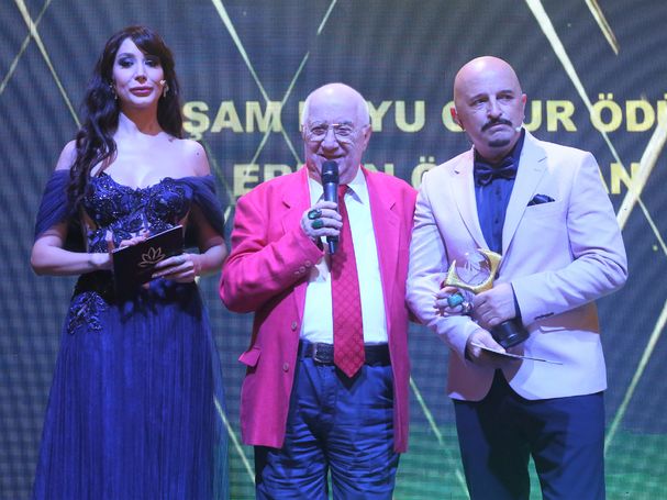Erkan Özerman, 'Yaşam Boyu Onur Ödülü'nün sahibi oldu