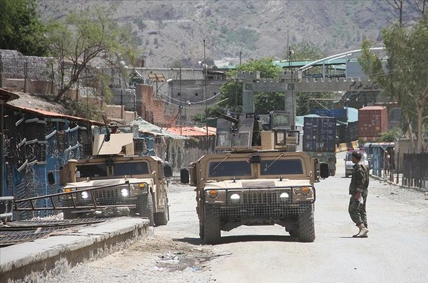 Taliban 9 kenti ele geçirdi