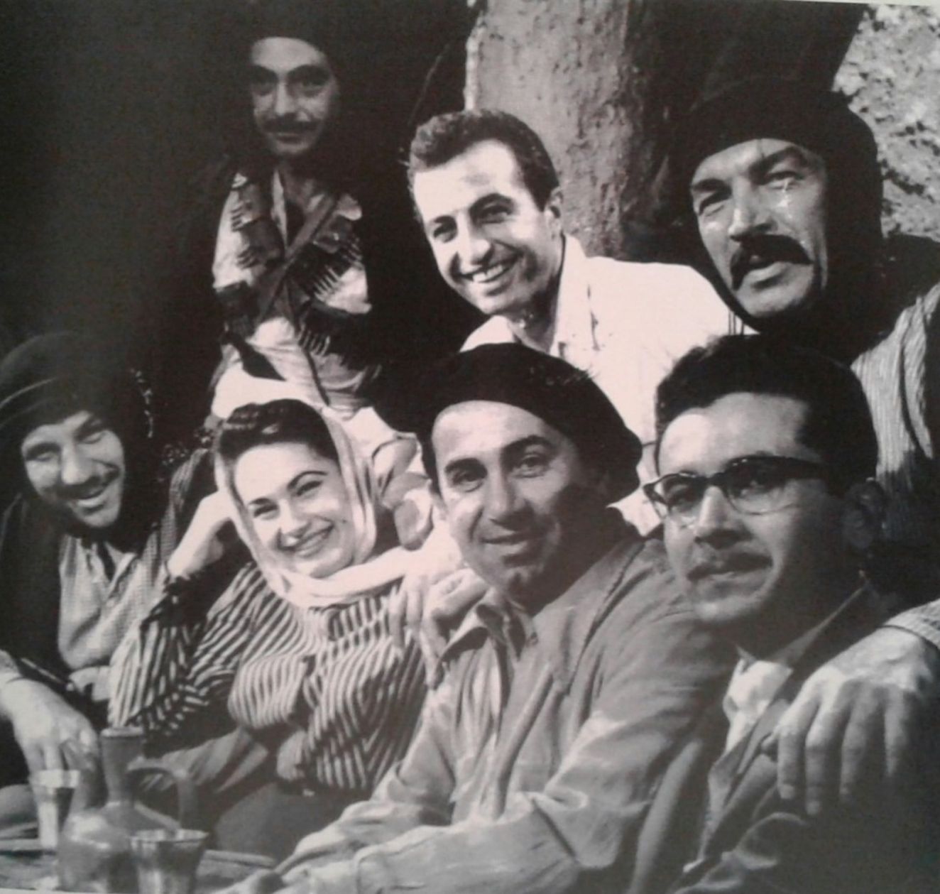  Enver Burçkin (Kepli olan kişi), Belgin Doruk, Atıf Kaptan, Turan Seyfioglu, Baki Tamer ve Ahmet Tarık Tekçe 