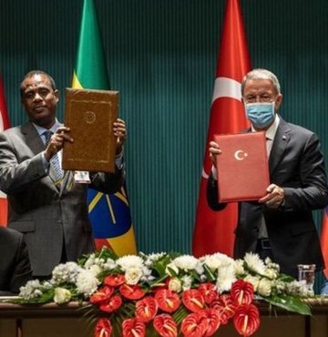 Milli Savunma Bakanı Hulusi Akar ve Etiyopya Savunma Bakanı Keana Yadeta, 3 ayrı anlaşmaya imza attı